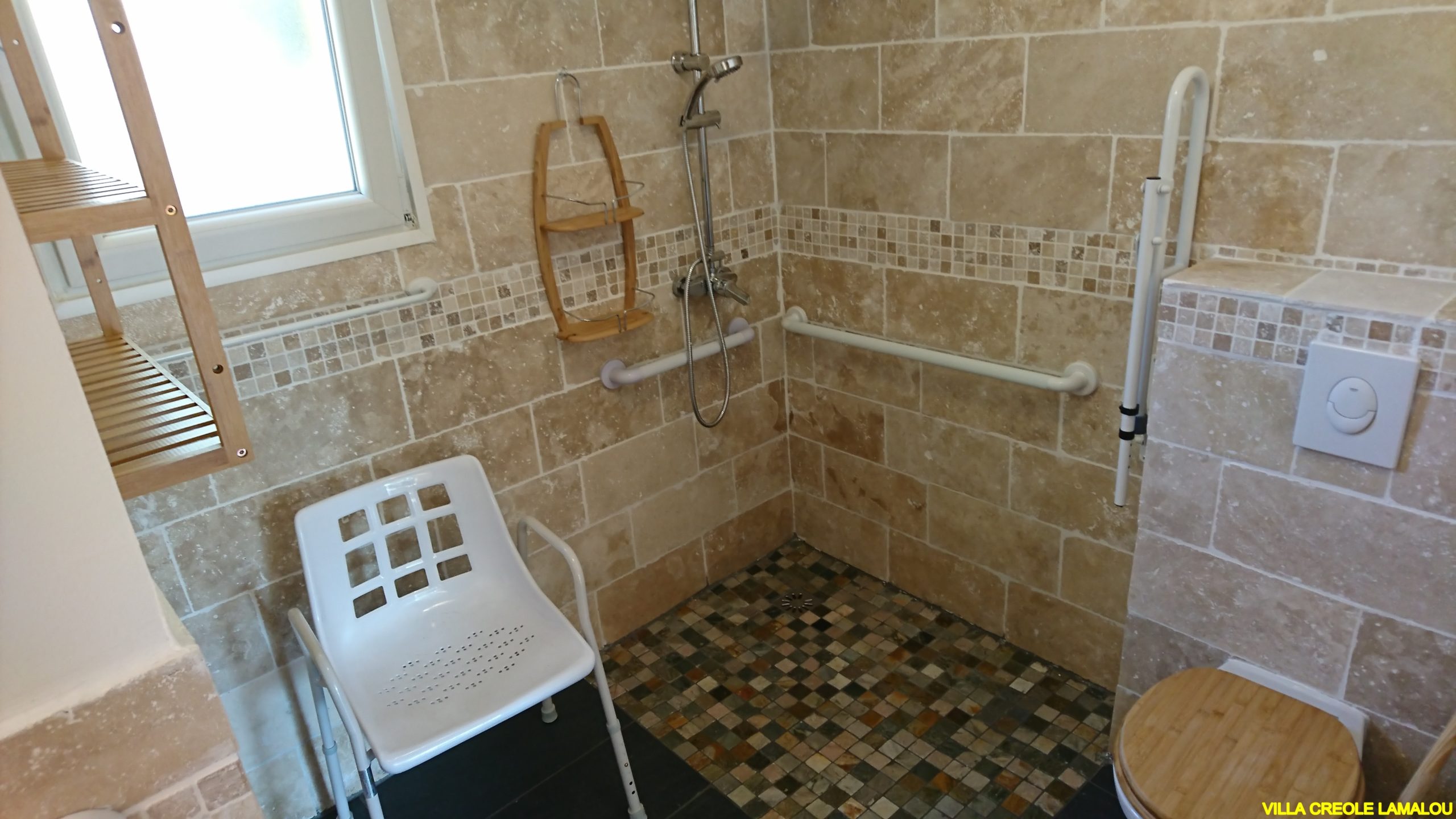 salle de bains adapté PMR